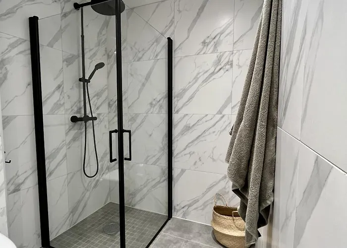 Eksklusiv Sentralt I شقة